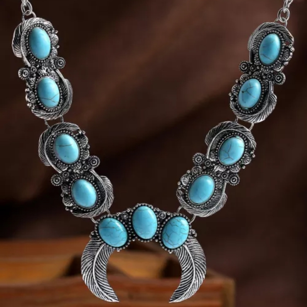 Nwot boutique turquoise  vintage look squash blossom necklace